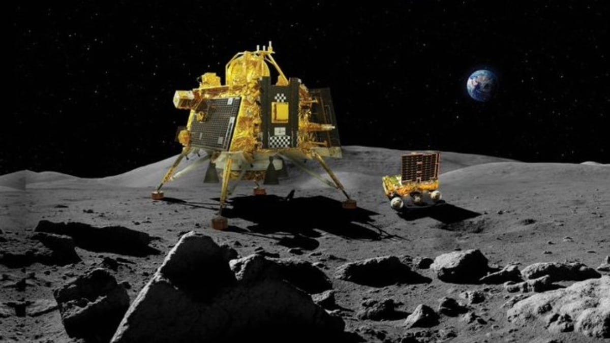 [चंद्रमा की सतह की खोज कर रहे चंद्रयान 3 रोवर की छवि]
